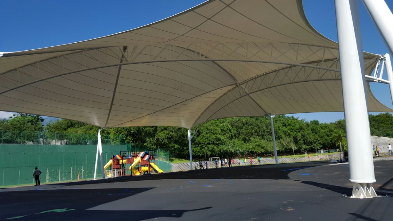 Área recreativa con canchas y playground — Querétaro, QRO